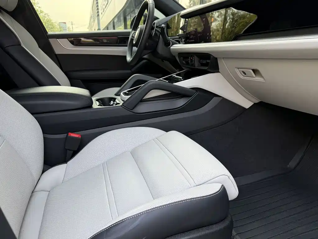Porsche Cayenne — миниатюра 17