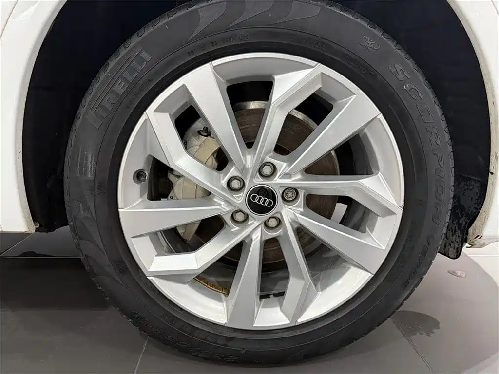 Audi Q5L — миниатюра 13