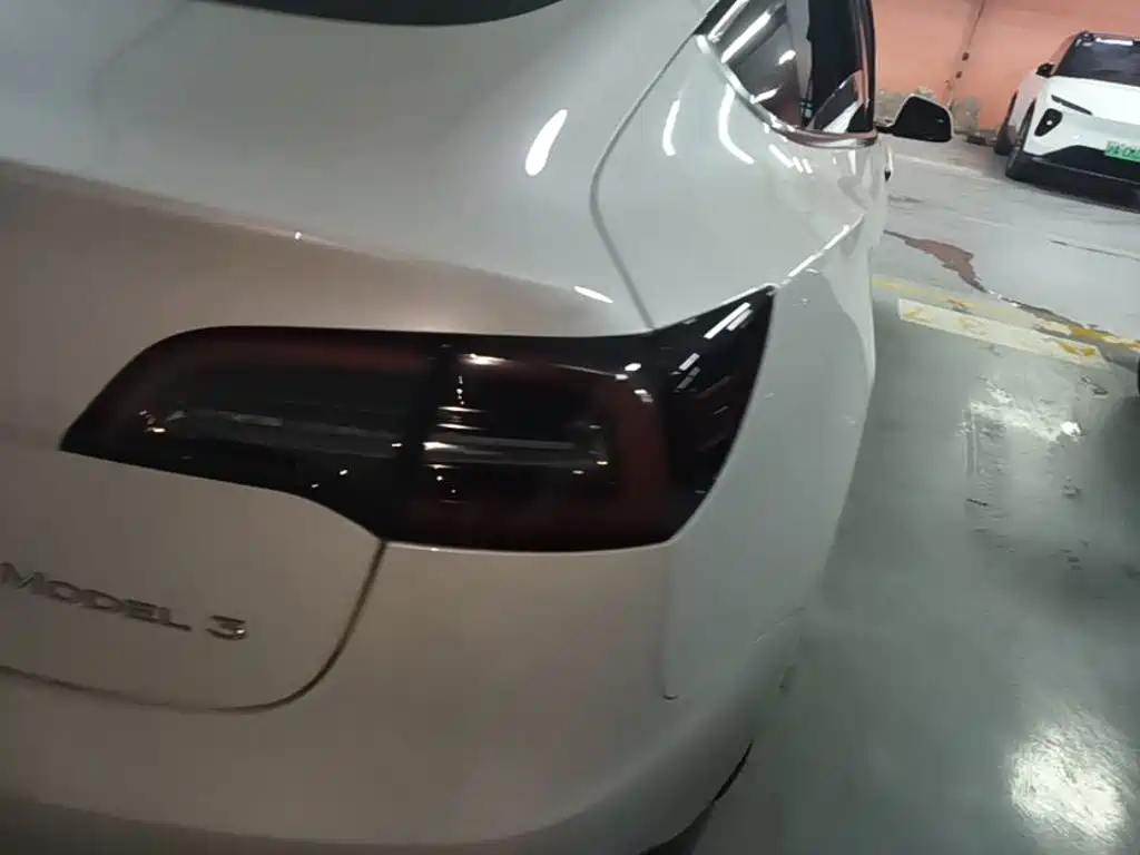 Tesla Model 3 — миниатюра 8
