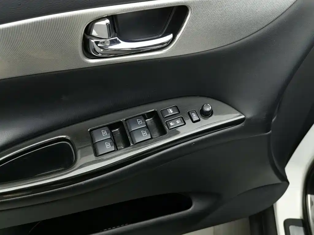 Infiniti QX50 — миниатюра 9