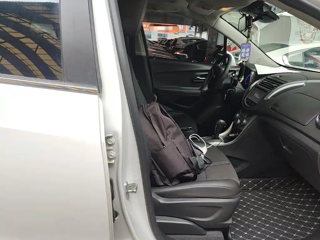 Chevrolet Trax — миниатюра 25