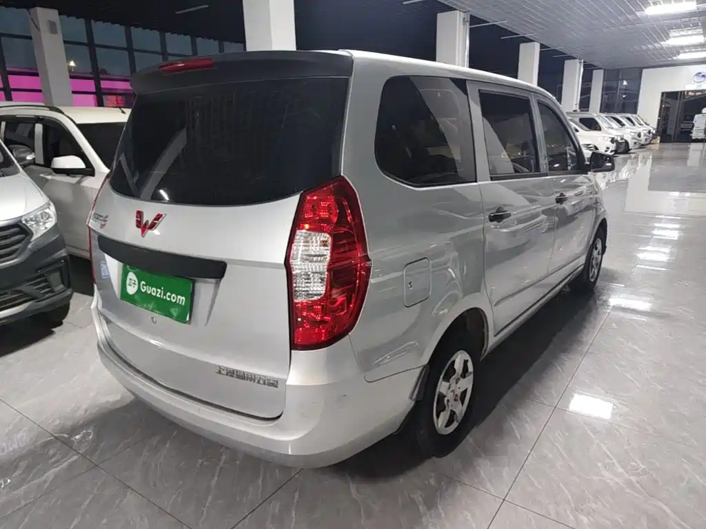 Wuling Hongguang — миниатюра 7
