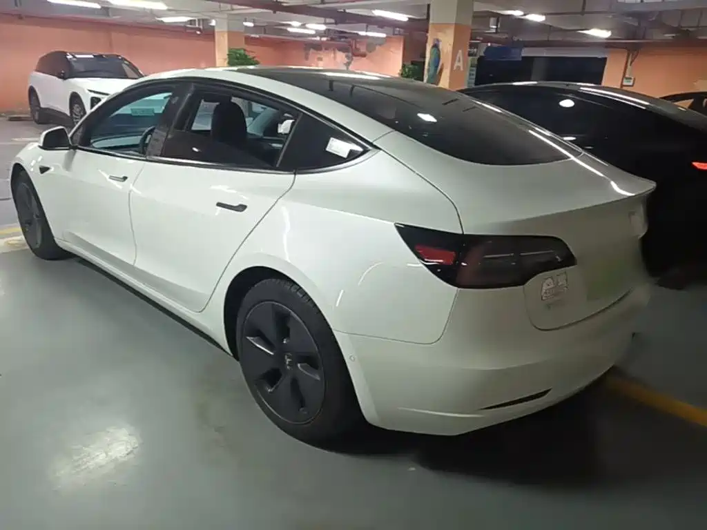 Tesla Model 3 — миниатюра 5