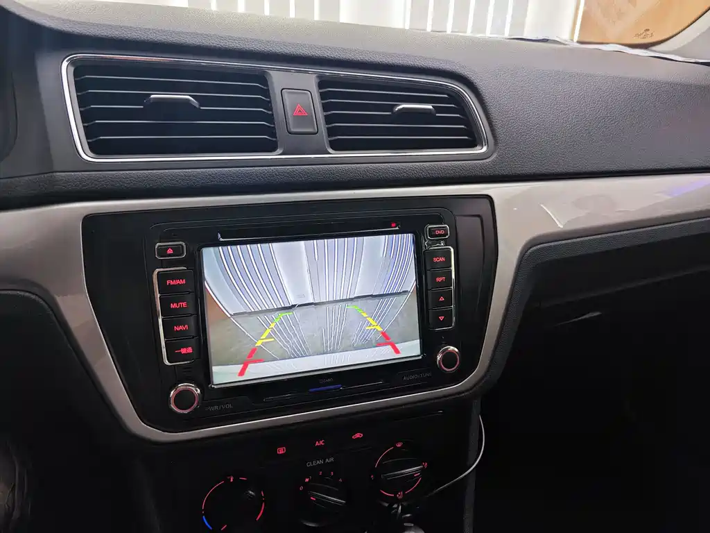 Volkswagen Lavida — миниатюра 15