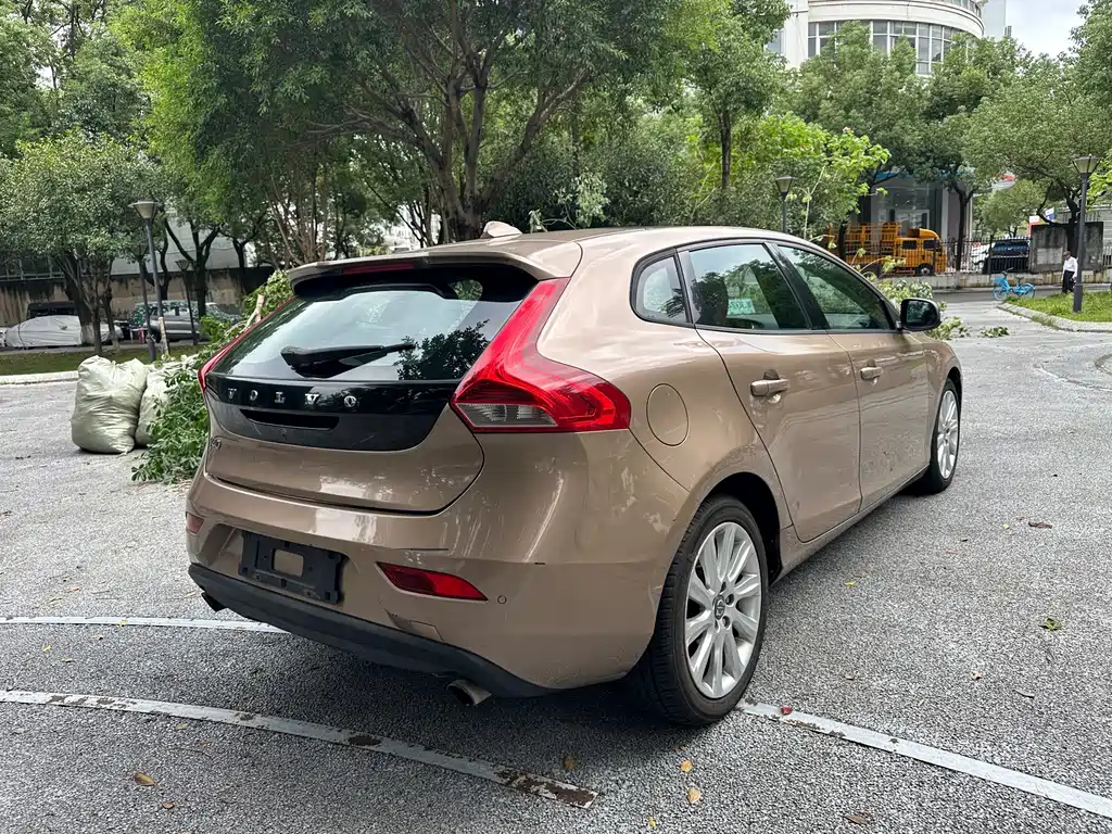 Volvo V40 — миниатюра 6