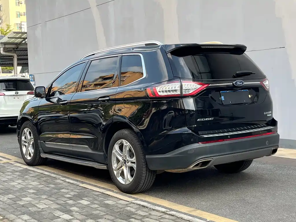 Ford Edge — миниатюра 6