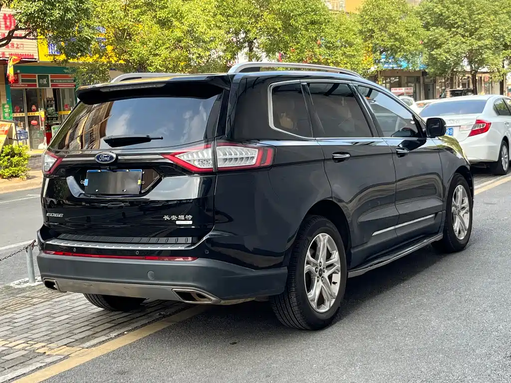 Ford Edge — миниатюра 4