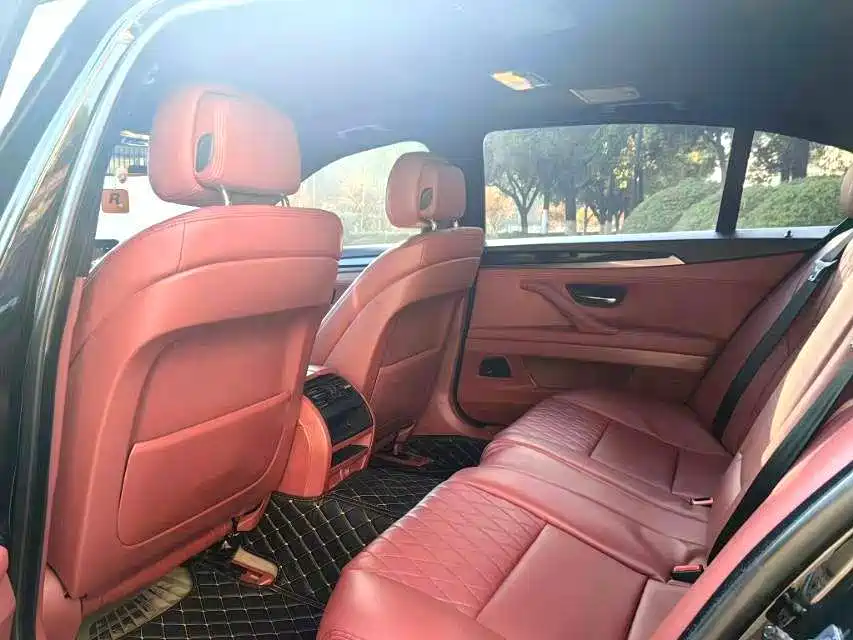BMW 5 Series — миниатюра 9