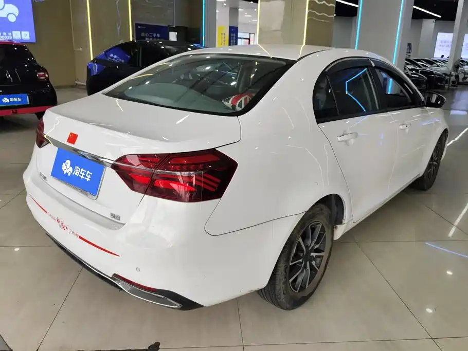 Geely Emgrand — миниатюра 3