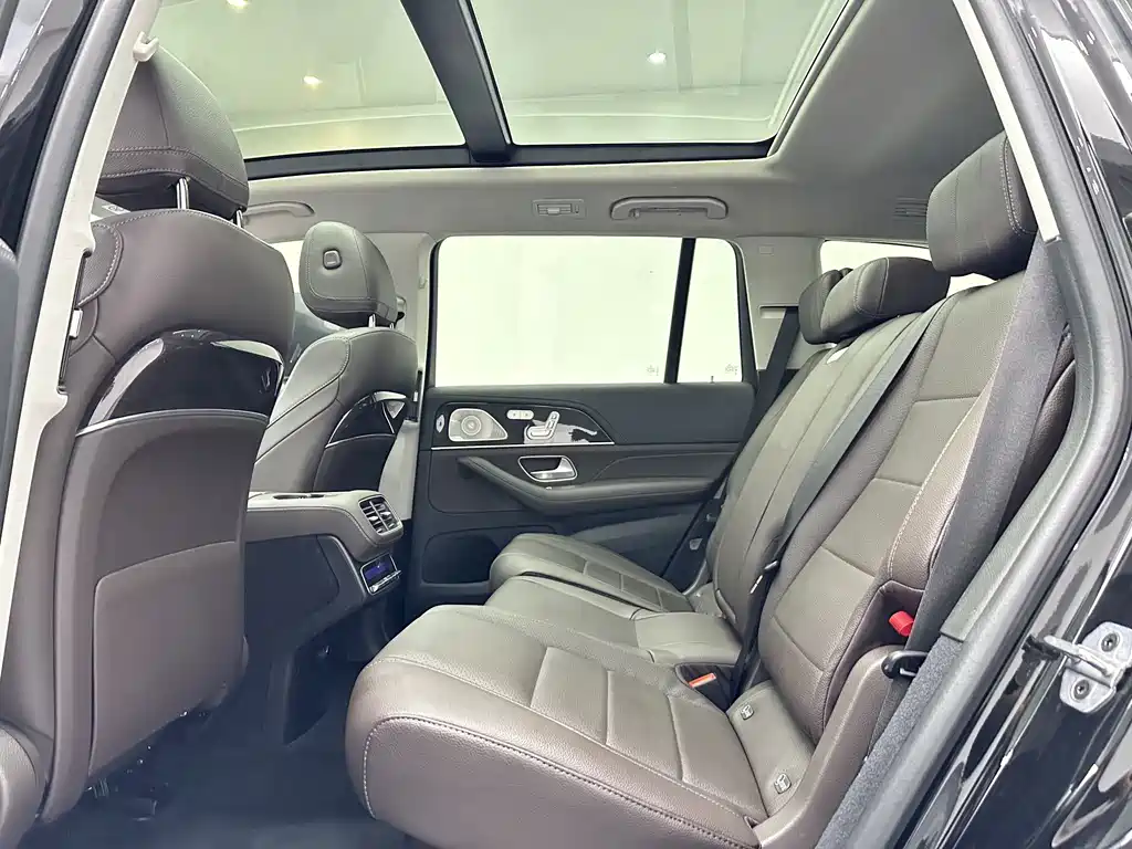 Mercedes-Benz GLS — миниатюра 17