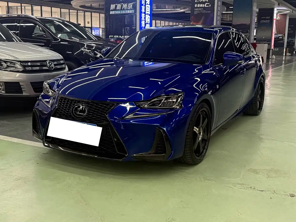 Lexus IS 2018