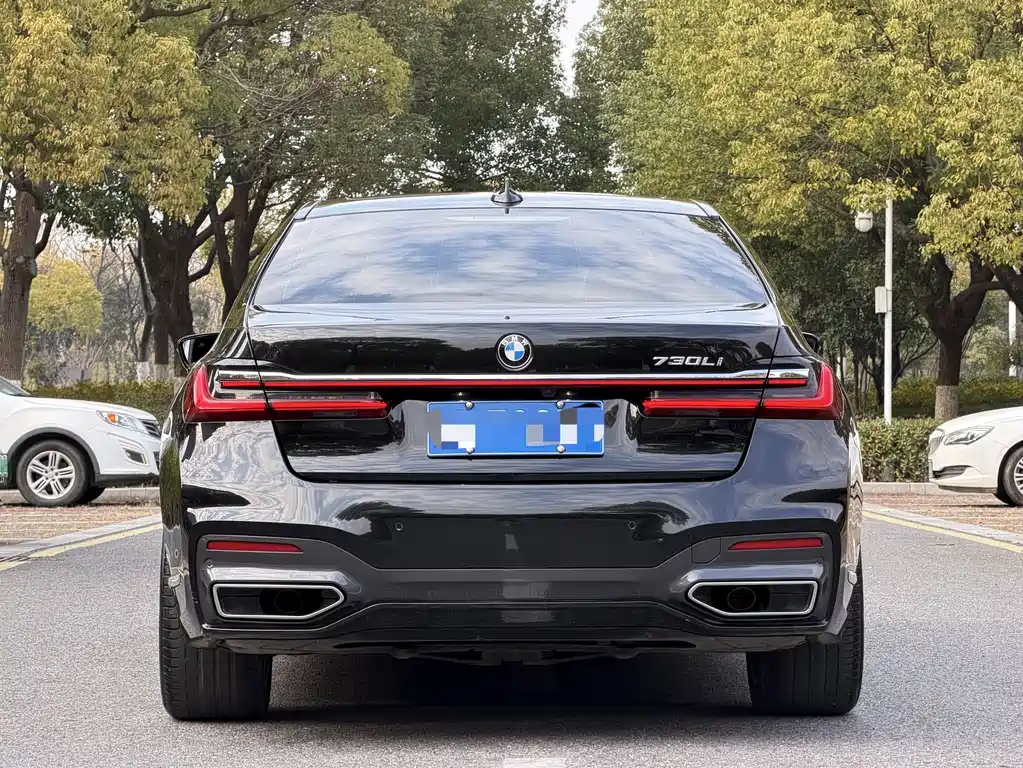 BMW 7 SERIES