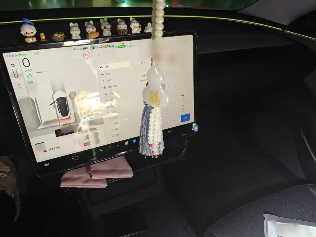 Tesla Model 3 — миниатюра 4