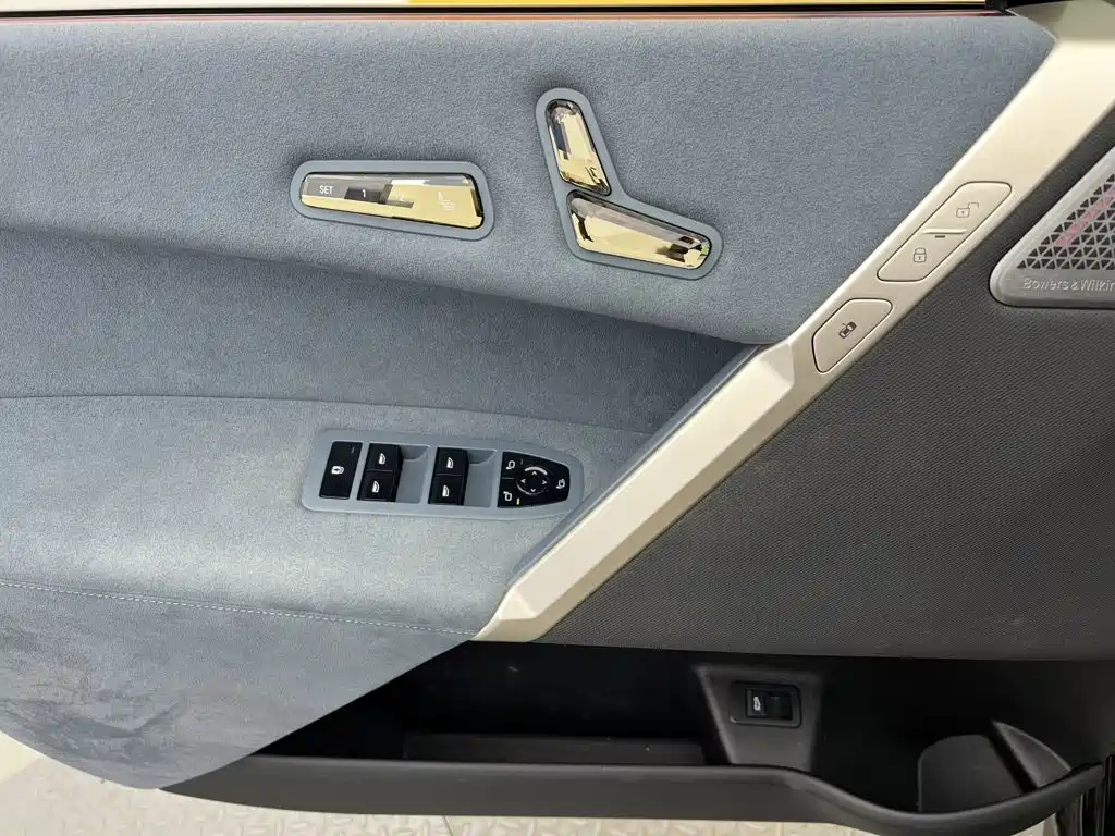 BMW iX M60 — миниатюра 30