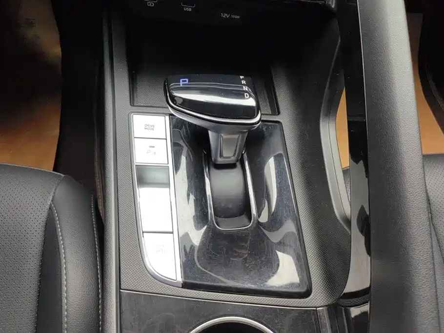 Hyundai Elantra — миниатюра 16
