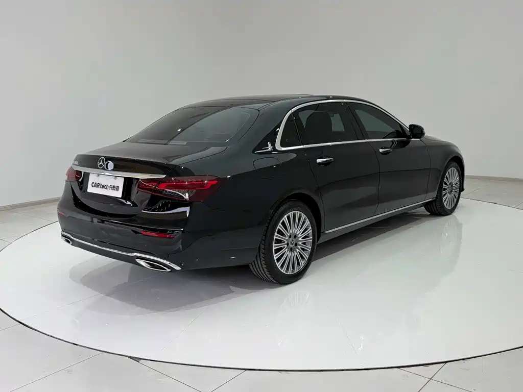 Mercedes-Benz E-Class — миниатюра 27