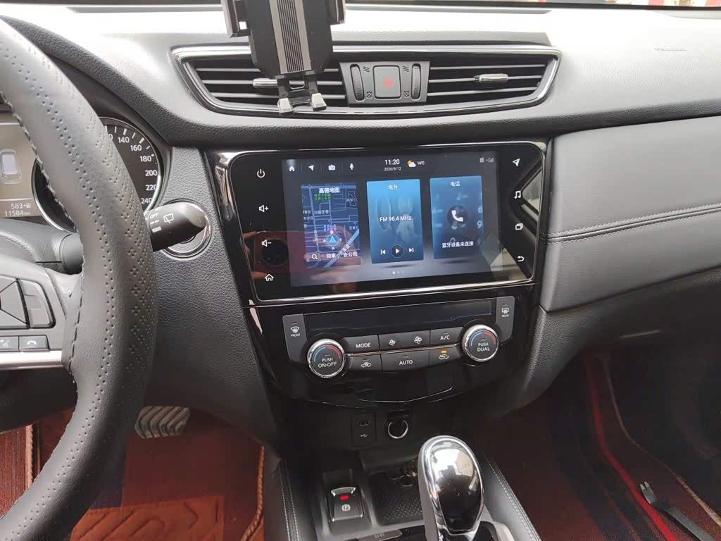 Nissan X-Trail 2.0 л 2023 г. Белый, пробег 11500 км
