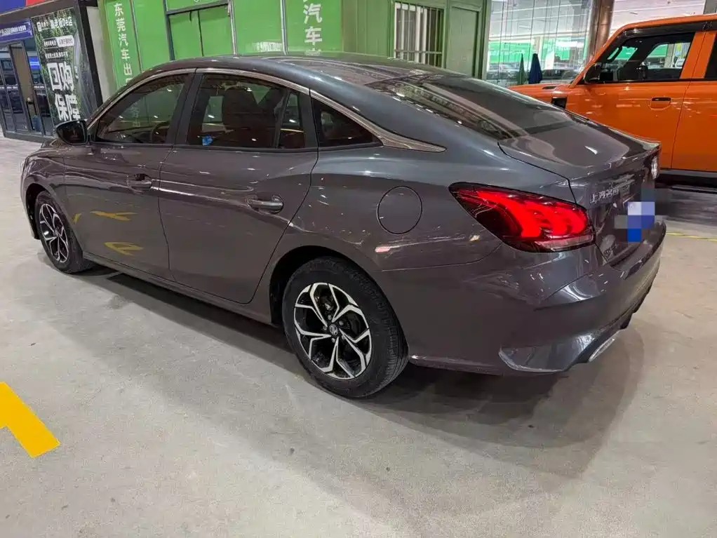 MG MG5 — миниатюра 12