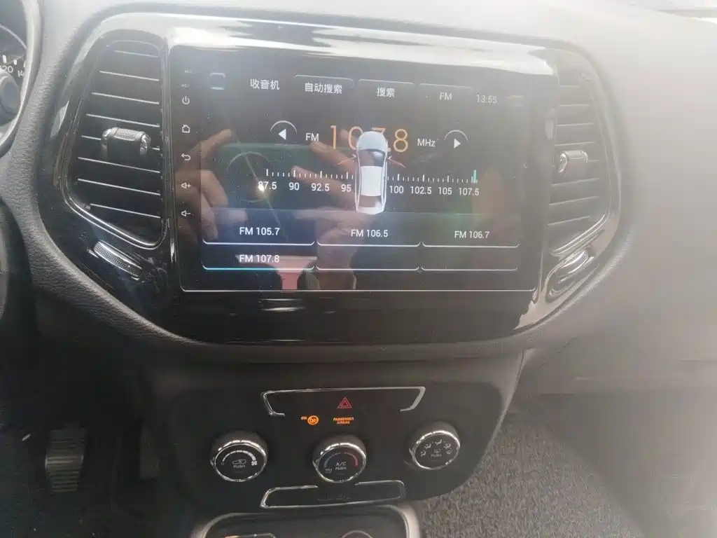 Jeep Compass — миниатюра 9