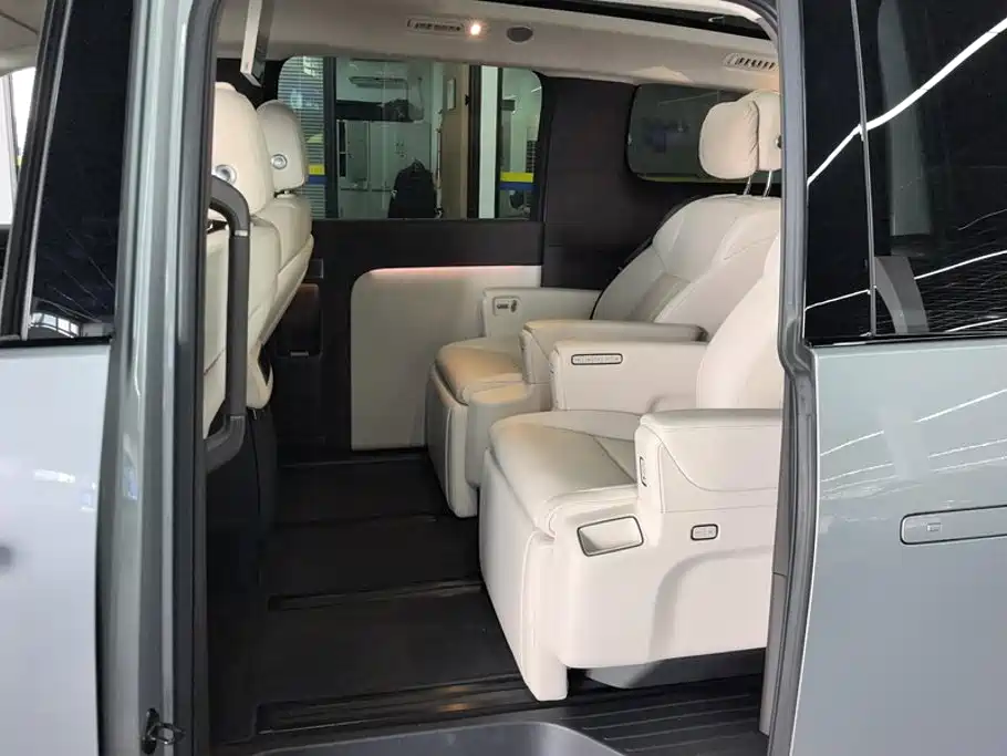 Li Auto Li MEGA — миниатюра 11