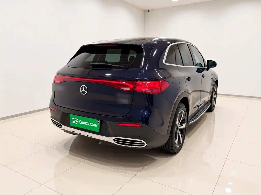 Mercedes-Benz EQE SUV — миниатюра 6