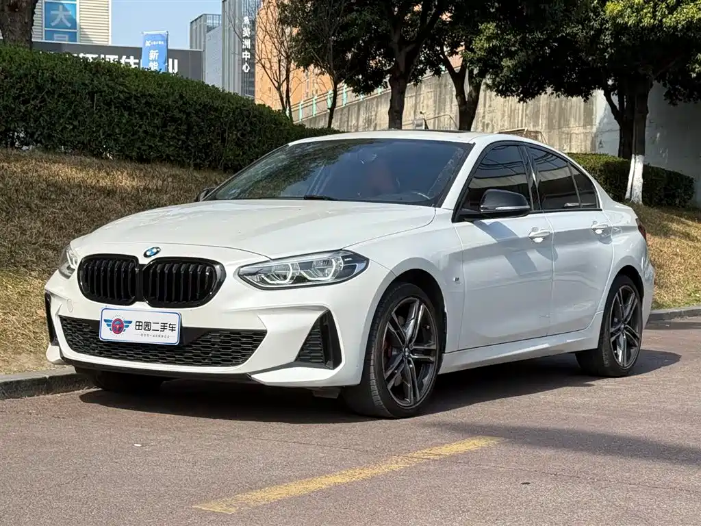 BMW 1 SERIES