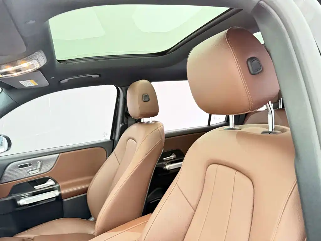 Mercedes-Benz GLB — миниатюра 20