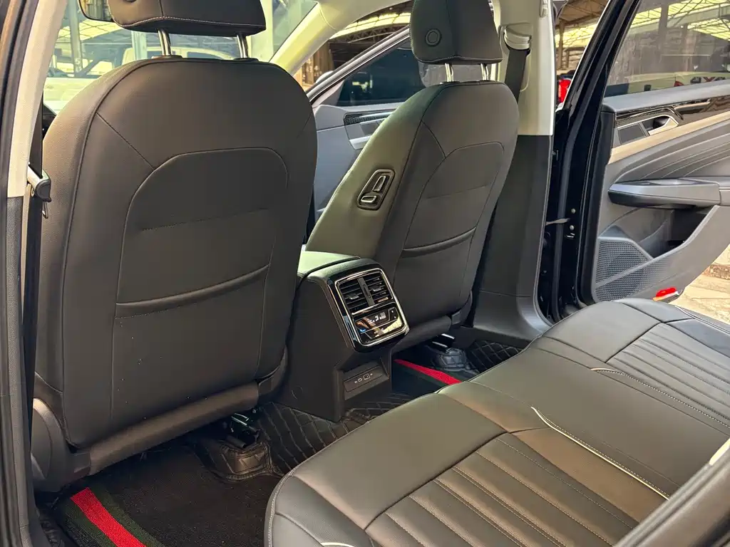 Volkswagen 帕萨特插电混动 — миниатюра 11