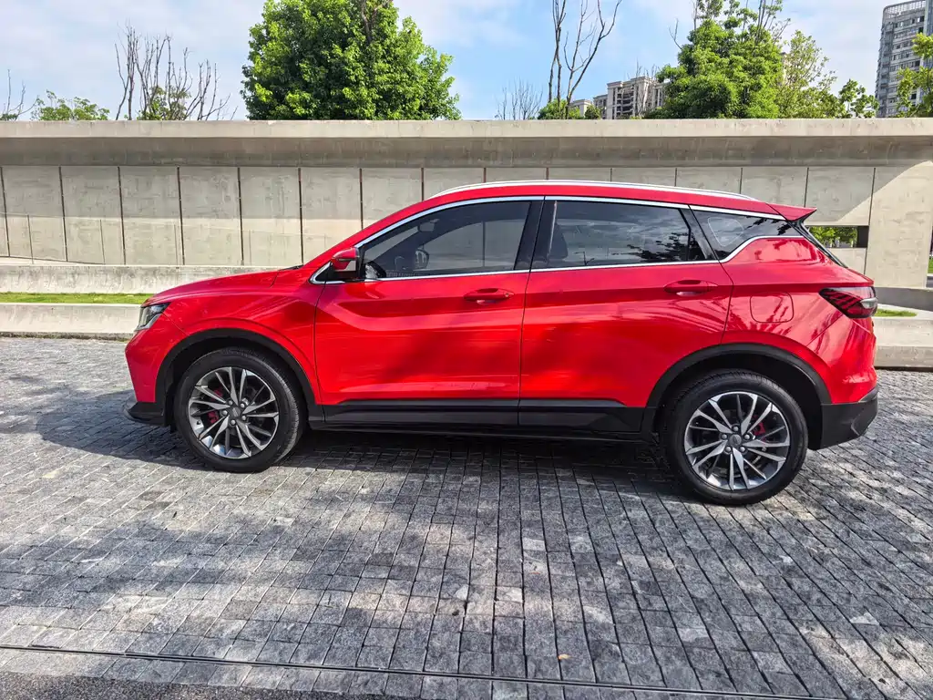Geely Binyue — миниатюра 7
