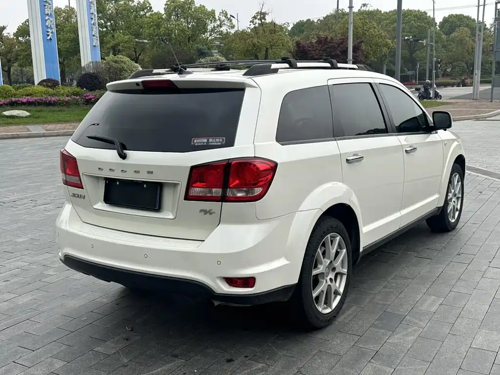 Dodge Journey — миниатюра 5