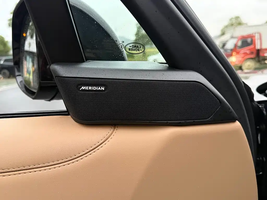 Land Rover Range Rover — миниатюра 14