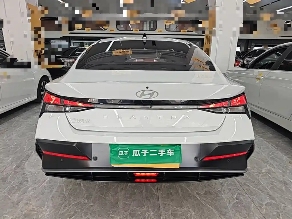 Hyundai Elantra — миниатюра 6
