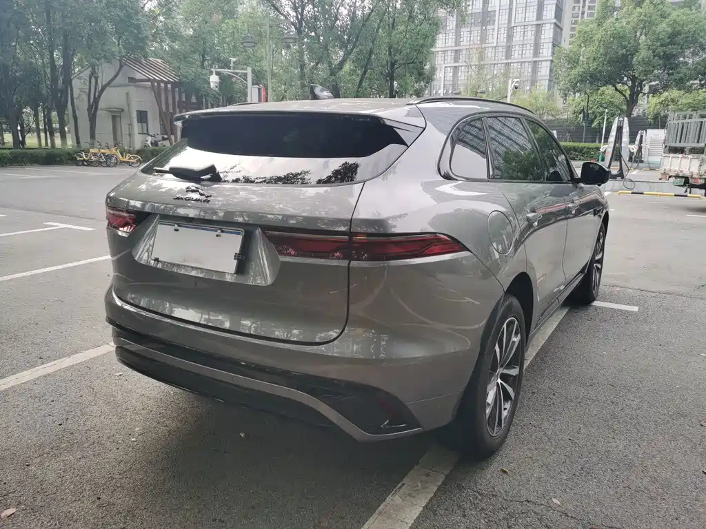 Jaguar F-PACE — миниатюра 4