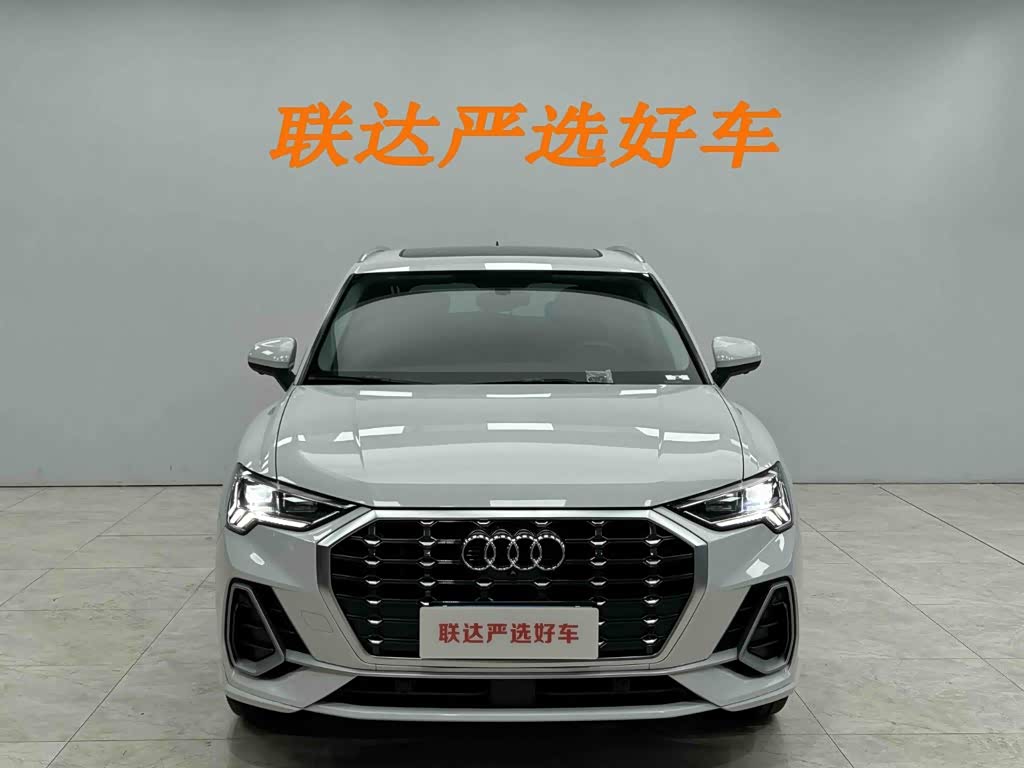 Audi Q3 1.4 л 2022 г. Белый, пробег 39000 км