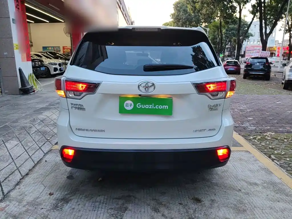 Toyota Highlander — миниатюра 6