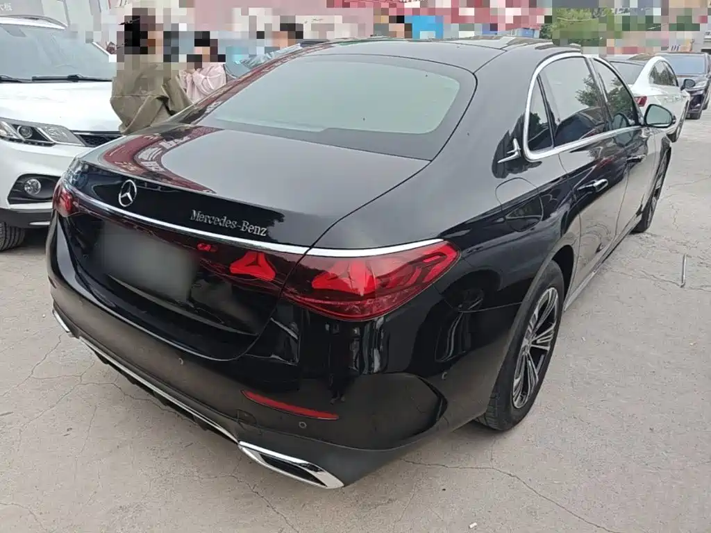 Mercedes-Benz E-Class — миниатюра 7