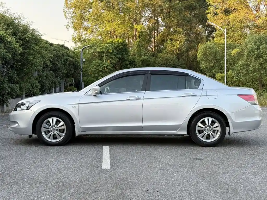 Honda Accord — миниатюра 7