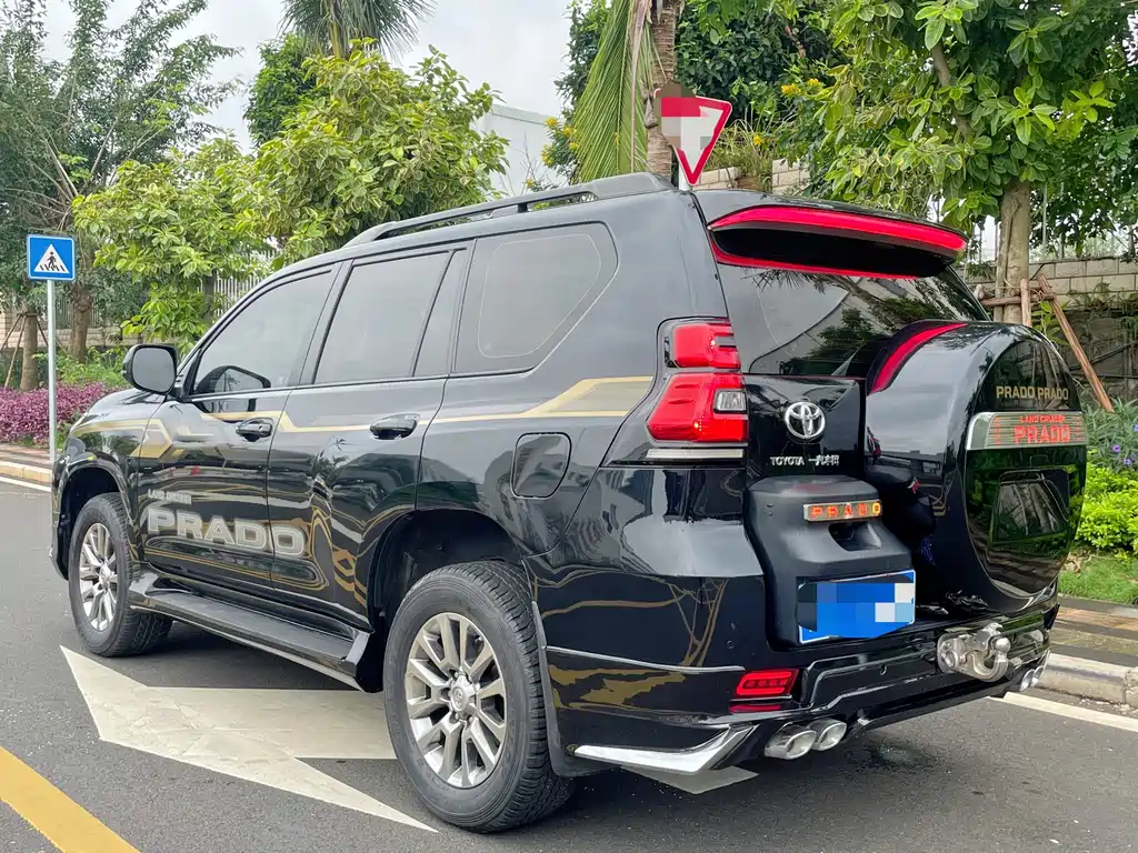 TOYOTA PRADO