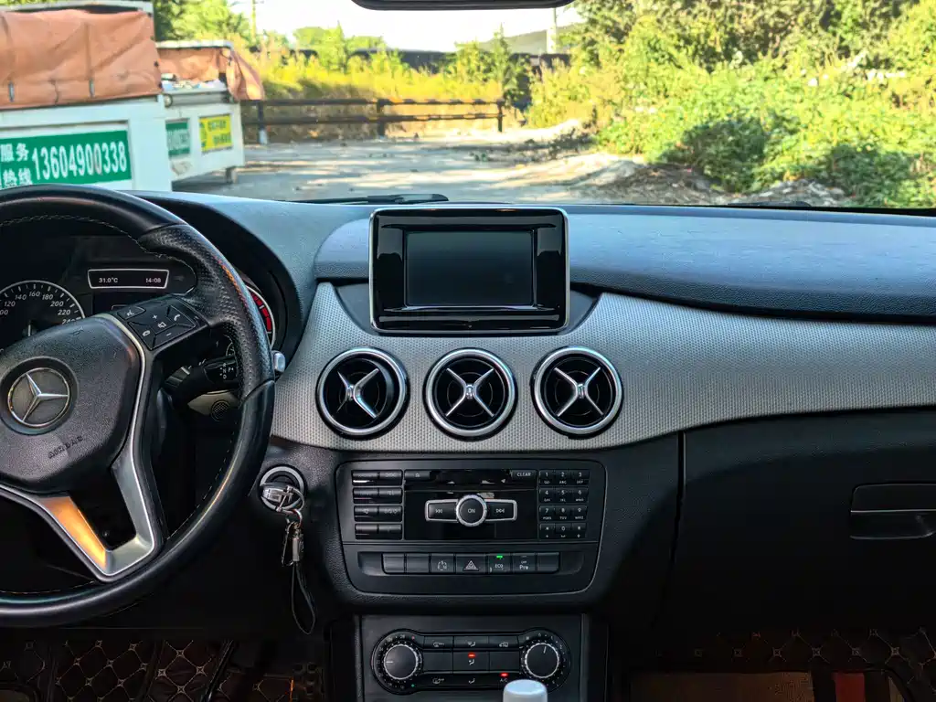 Mercedes-Benz B-Class — миниатюра 11