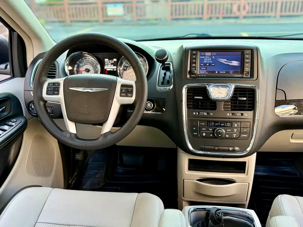 Chrysler Grand Voyager (Import) — миниатюра 22