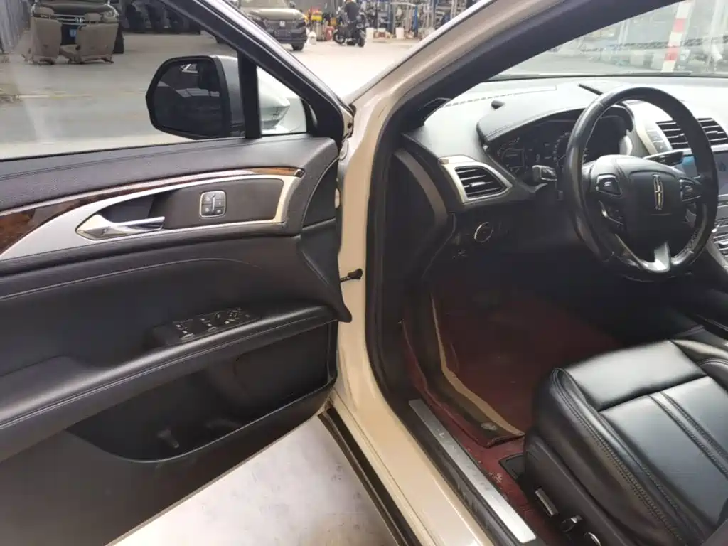 Lincoln MKZ — миниатюра 16