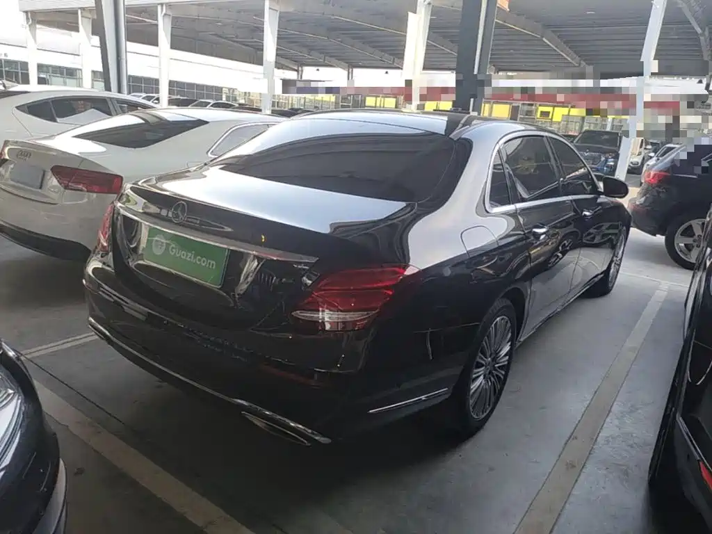 Mercedes-Benz E-Class — миниатюра 7