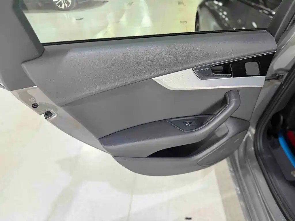 Audi A4 (Import) — миниатюра 13