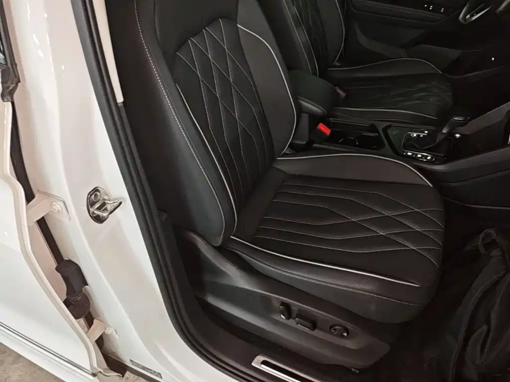 Volkswagen Tiguan L — миниатюра 25