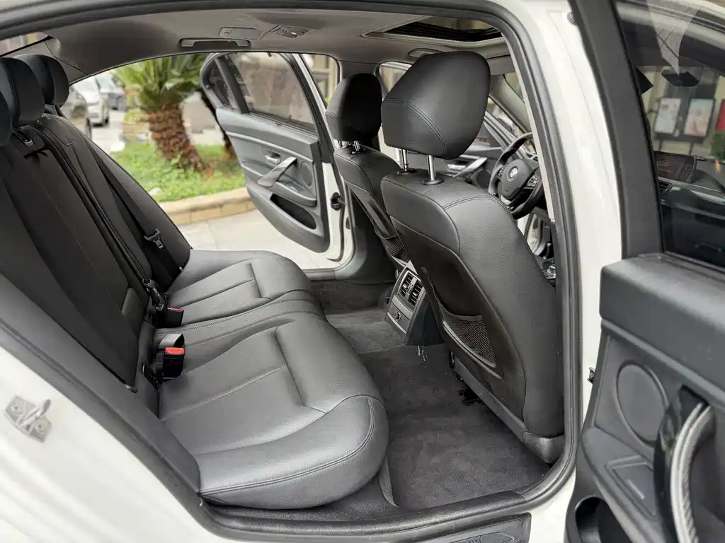 BMW 3 Series — миниатюра 7