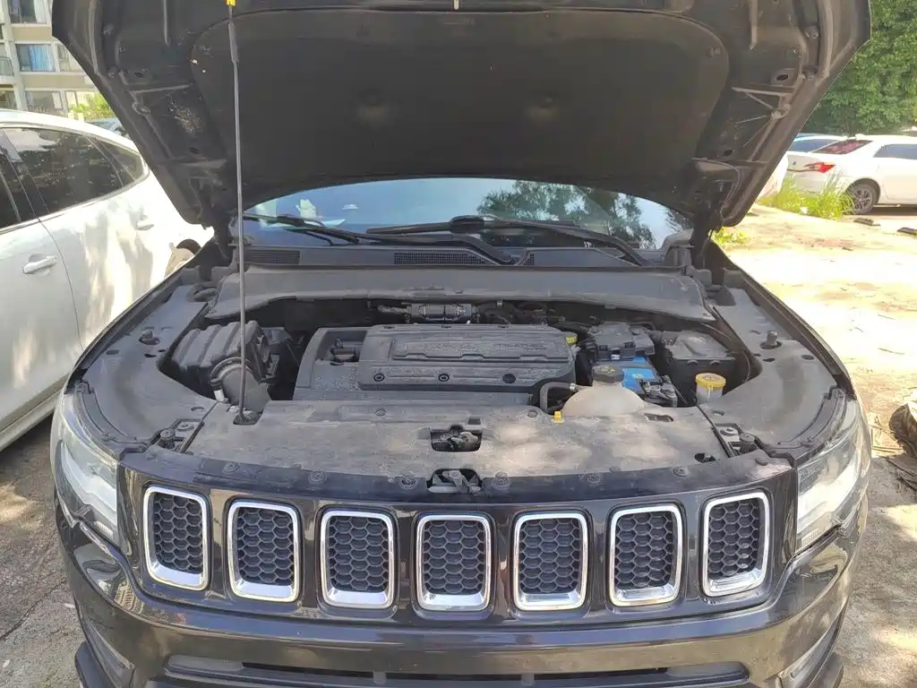 Jeep Compass — миниатюра 11