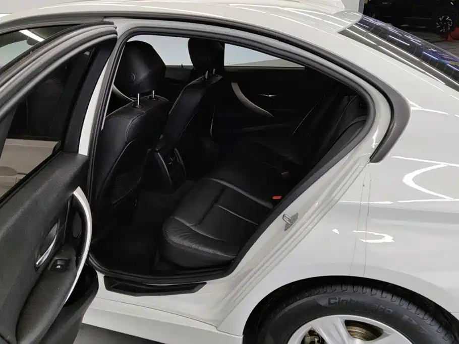 BMW 3 Series — миниатюра 11