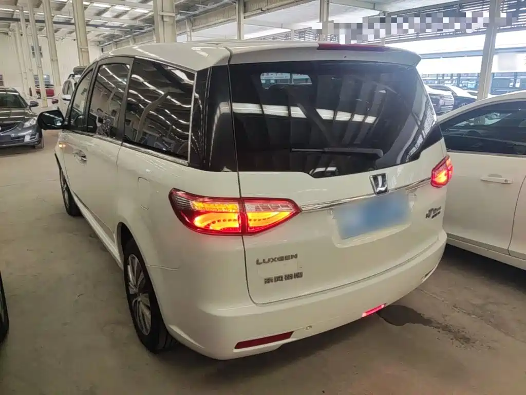 Luxgen 7 MPV 2.0T flagship type, фото 5