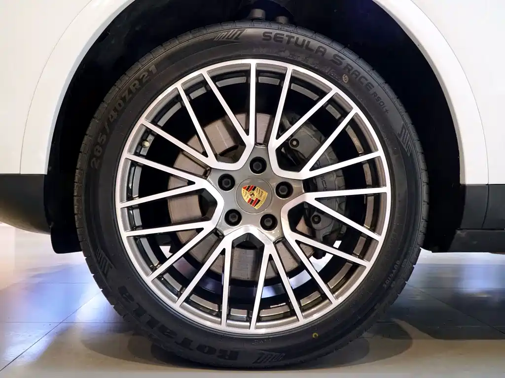 Porsche Cayenne — миниатюра 26