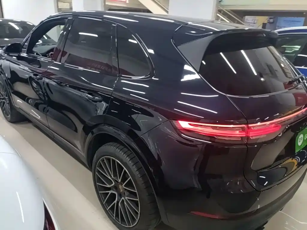 Porsche Cayenne — миниатюра 23